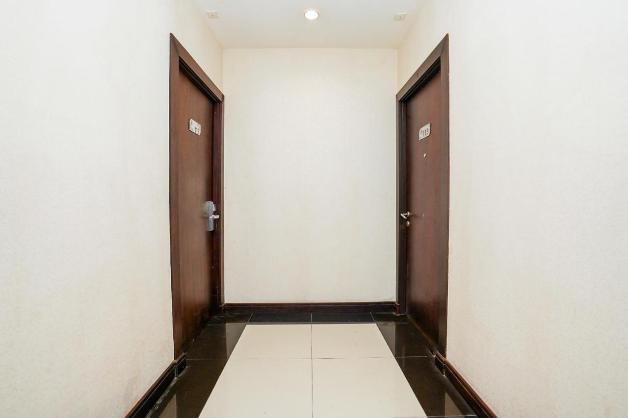 Collection O 29 Twin Tower Otel Surabaya Dış mekan fotoğraf